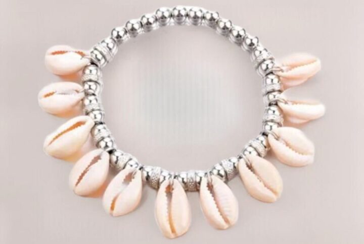 Bijou de pied cauris