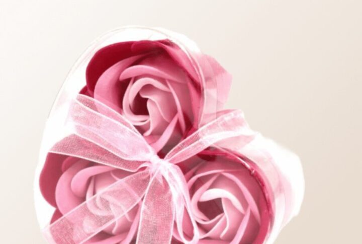 Boîte de 3 Roses de Savon Coeur - Rose