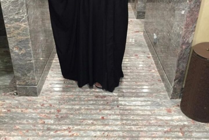 Abaya perlée a la main