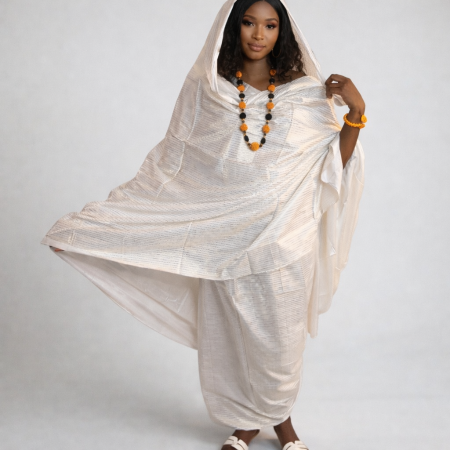 Melhfa blanche et dorée