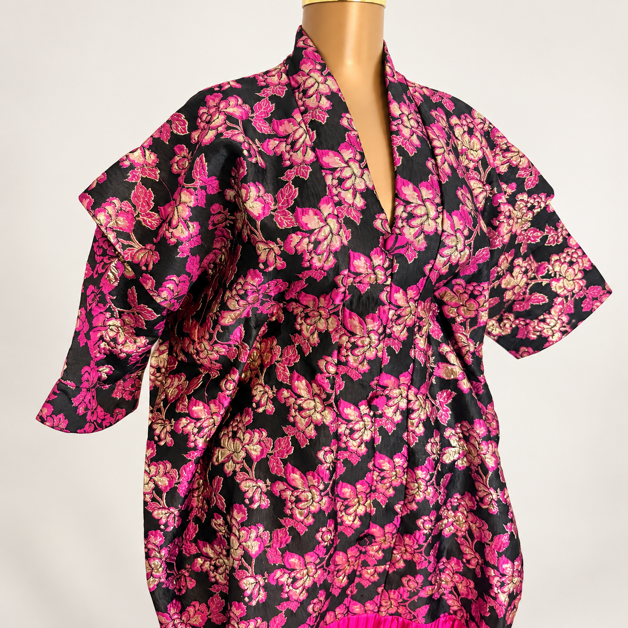 Robe brocart noir et rose