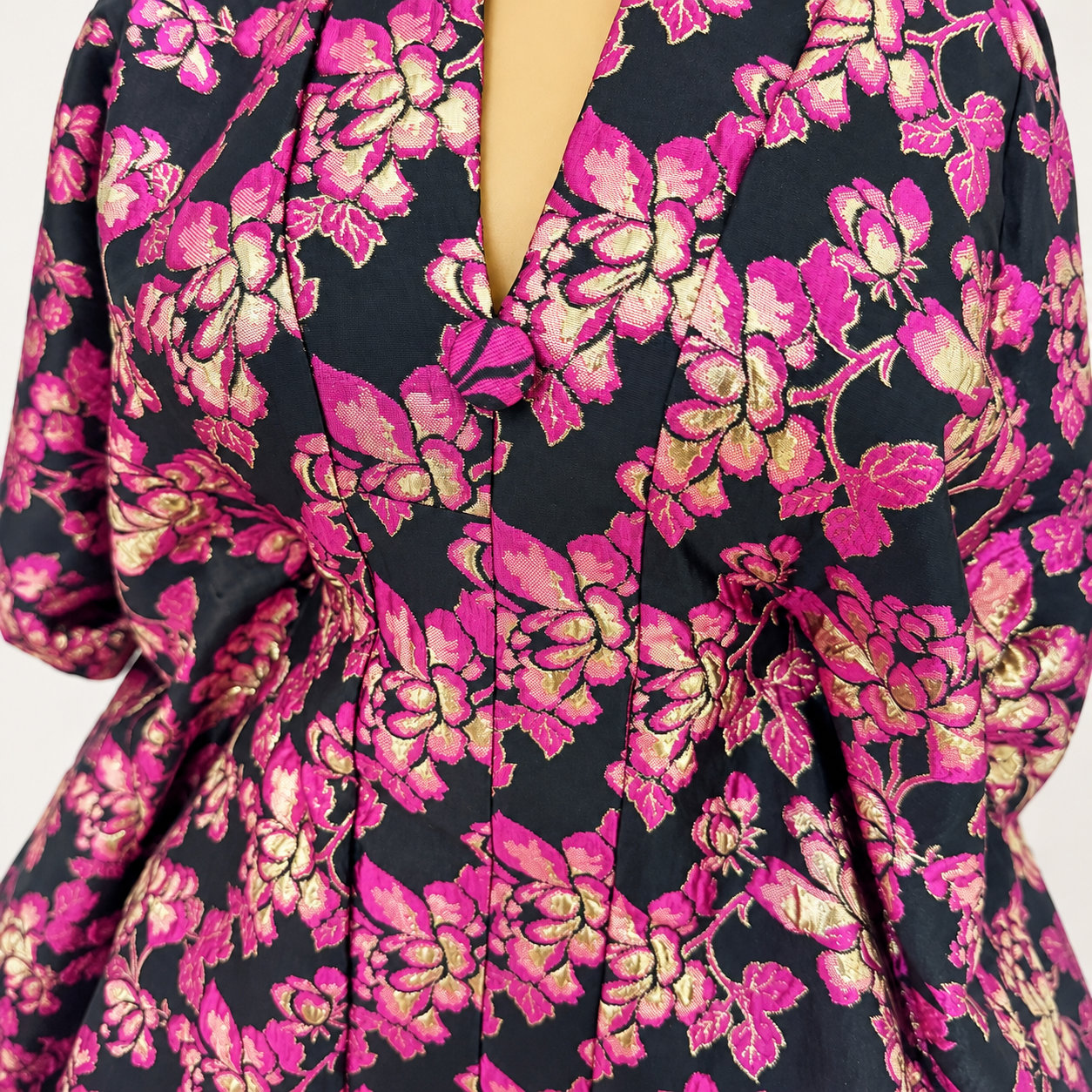 Robe brocart noir et rose