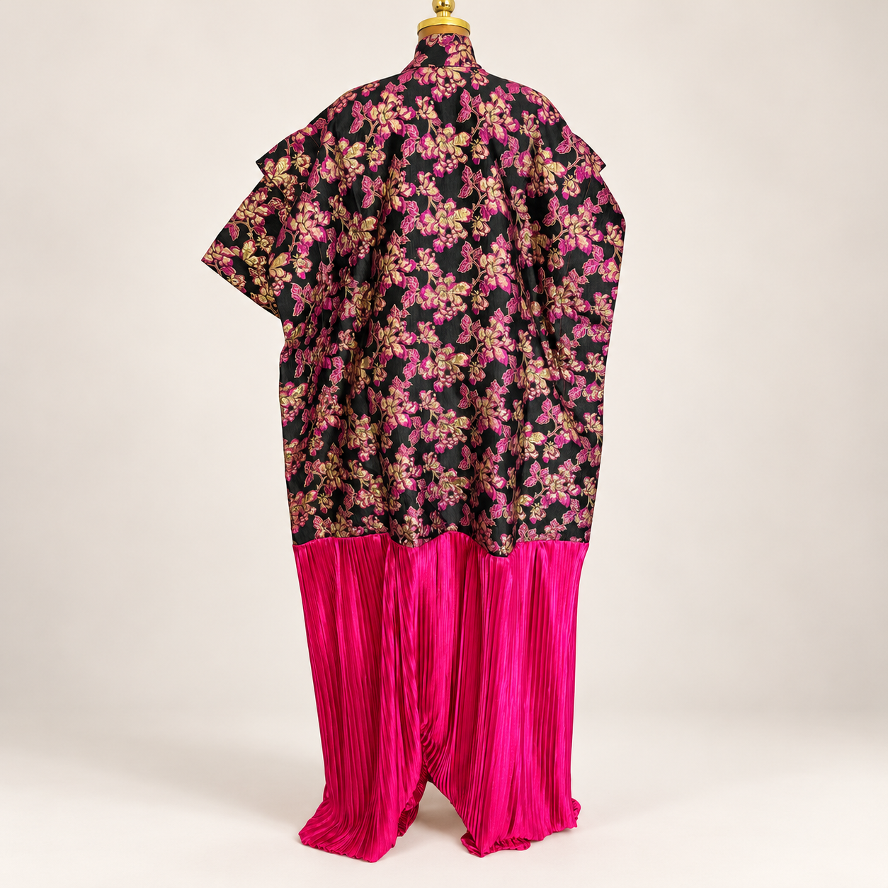 Robe brocart noir et rose