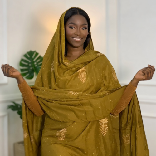 Melhfa vert olive brodée dorée avec body assorti
