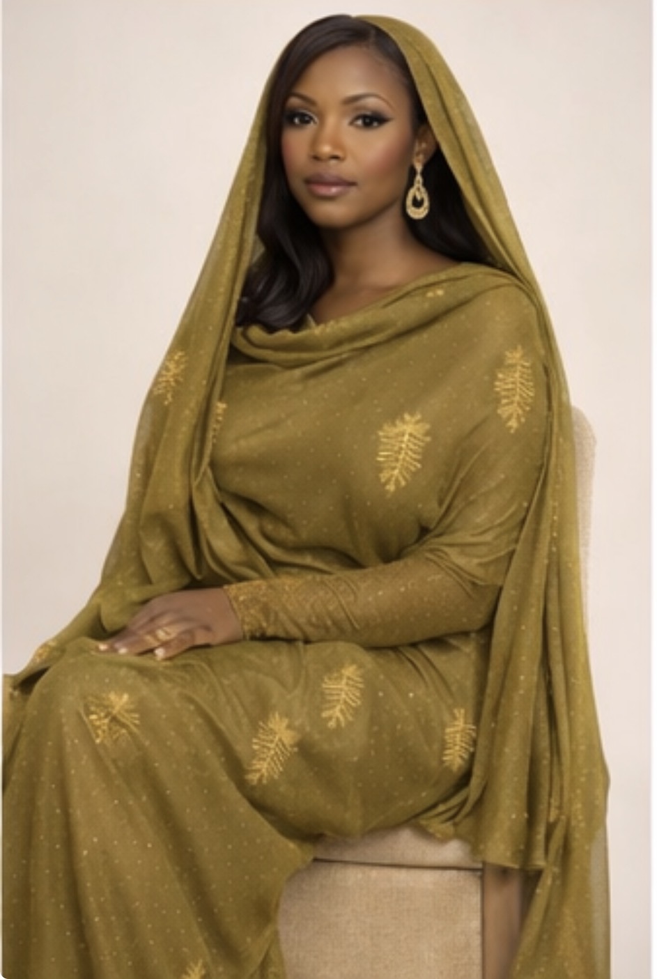 Melhfa vert olive brodée avec body assorti doré