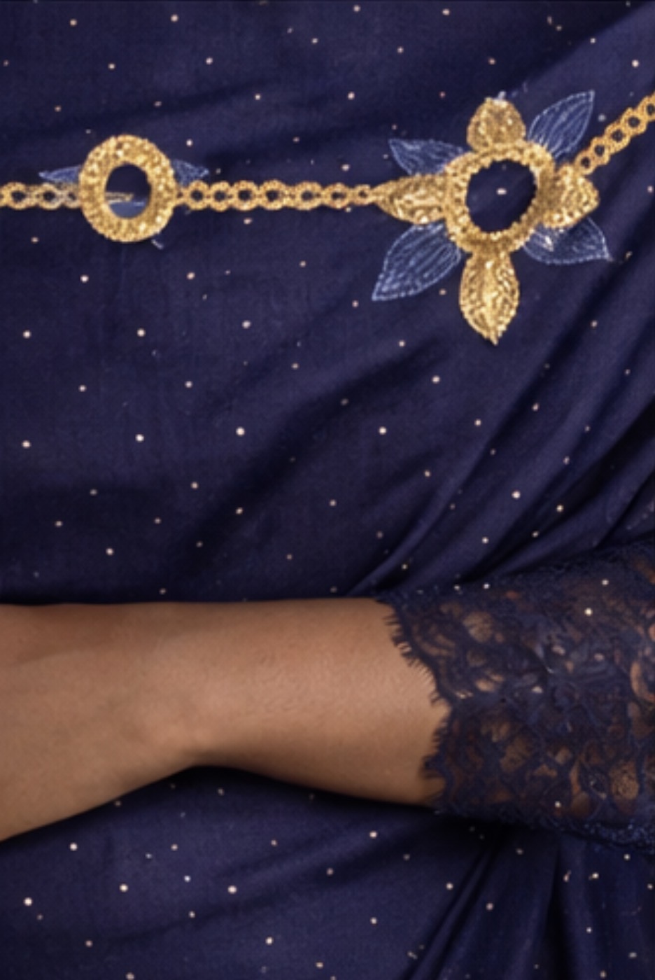 Melhfa bleu nuit brodée dorée