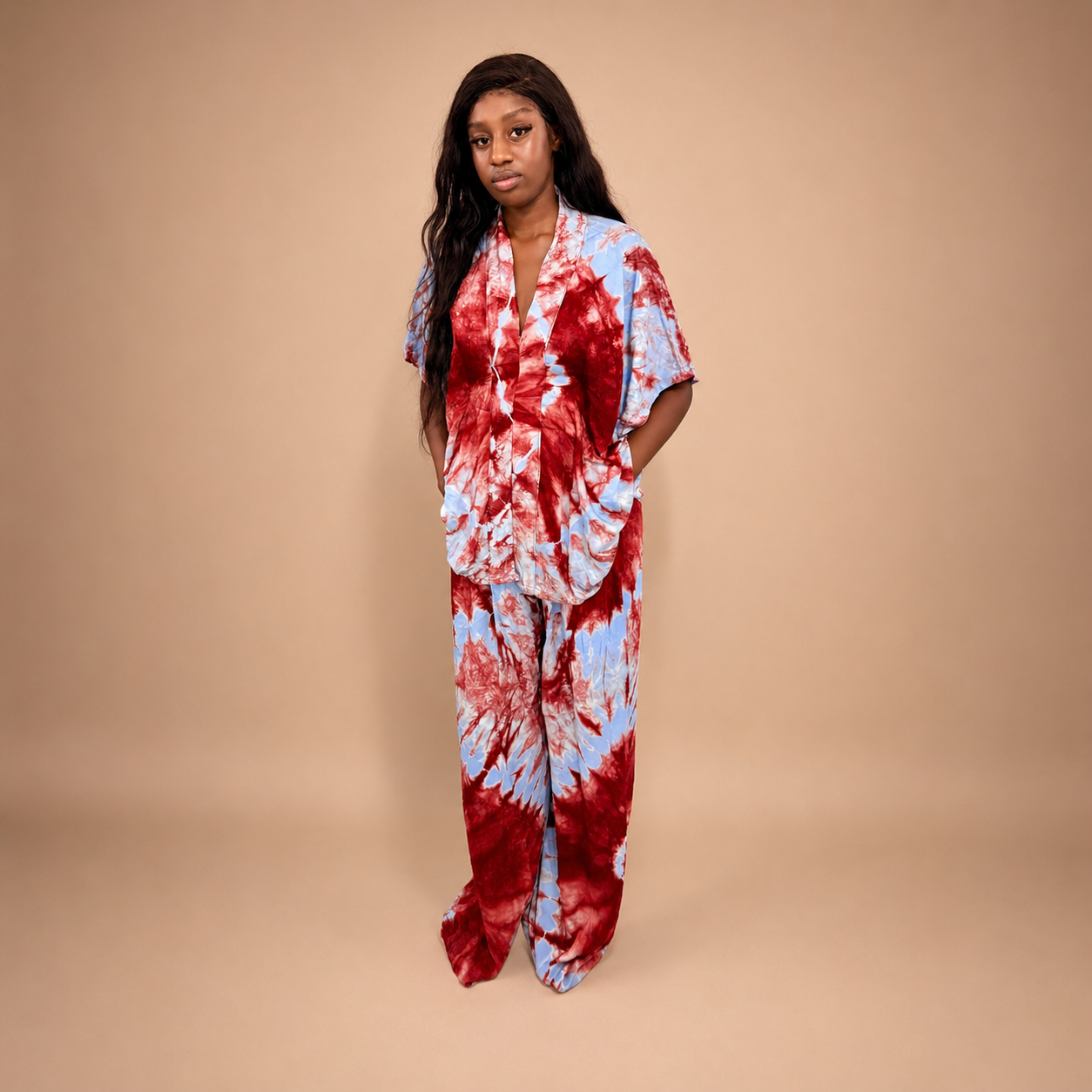 Ensemble tunique kimono et pantalon large teinture artisanale coloris rouge et bleu